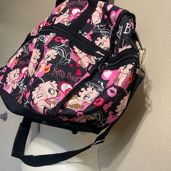 Betty Boop Black and Pink Travel Bag  a littli dirty inside - Picture 7 of 12